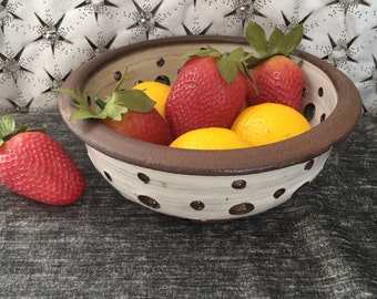 Ceramic Berry Bowl, Colander in Snow White