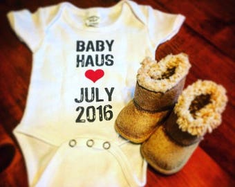 Pregnancy Announcement Onesie Baby Birth Prego Fun Ways Creative Personalized Custom Customized Social Media Facebook Twitter Instagram