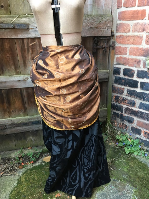 Brown shot taffeta bustle skirt with leaf embroidery (waist 32") by wytephantom steampunk buy now online Brown shot taffeta bustle skirt with leaf embroidery (waist 32") by wytephantom steampunk buy now online