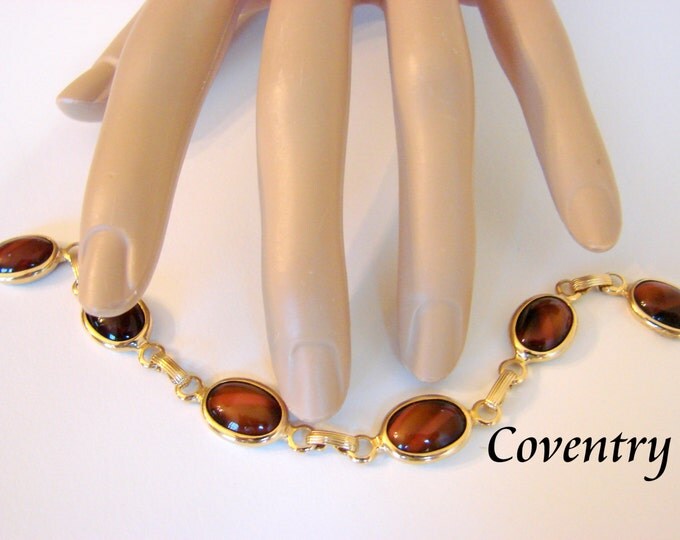 1970s Designer Signed Sarah Coventry Wood Nymph Cats Eye Cabochon Bracelet