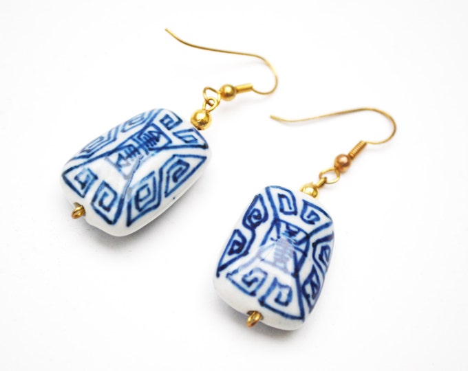 Chinese Porcelain Earrings - Dangle rectangle - Blue White - gold hooks