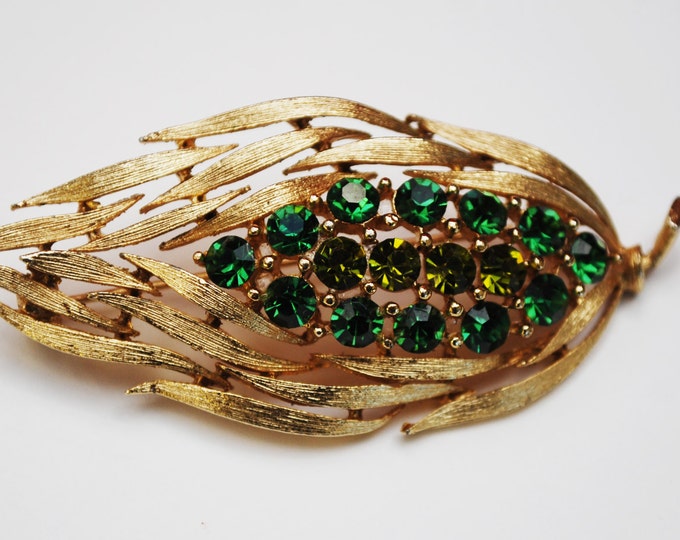 Lisner green Rhinestone Brooch - gold tone Flower leaf - Mid Century pin