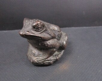 frog metal paperweight