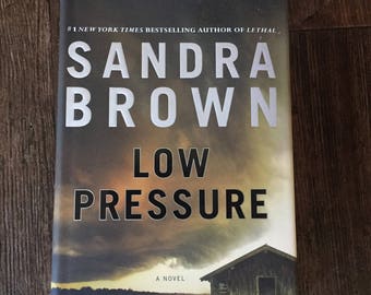 First Ed Novel by Sandra Brown Mystery Thriller LOW PRESSURE