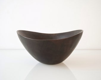 walnut bowl, mid century bowl, wood bowl, wooden fruit bowl, beautiful mid century modern walnut bowl, Danish modern, vintage