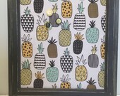 Tableau d'affichage babillard aimanté recouvert tissu ananas organisation bureau organiser afficher fruits tropicaux décoration murale