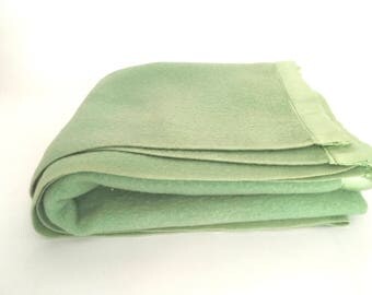 Vintage Wool Blanket Soft Spring Green Pure Woolen Twin Size Mariposa Heavy Blanket Made in Ohio