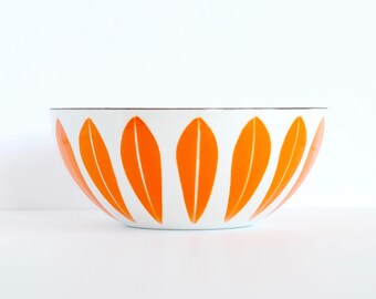 Near Mint 8" Large Cathrineholm Norway Orange on White Vintage Enamel Metal Lotus 20 cm Bowl, Vintage Scandinavian Mid-century Modern 1 of 2