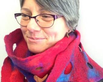 Scarf in wool felted by hand