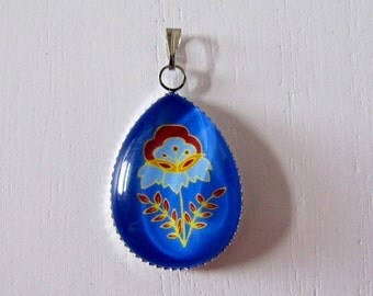 Pendentif breton broderie fleur glazig celtique cabochon en verre