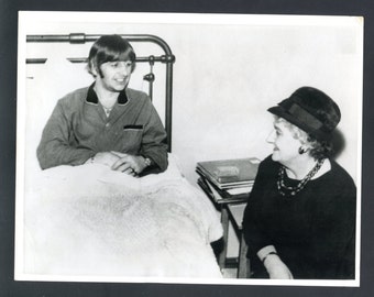 Vintage United Press Wire Photo of The Beatles Ringo Starr in Hospital See Scan Rare Find Beatles Memorabilia