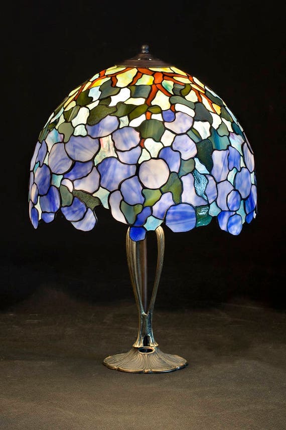 Stained Glass Lamp, Hydrangea Centerpiece, Snowball, Hydrangea Flowers, Table Lamp, Home Decor, Bedside Lamp, Lampshade, Bedside Lamp