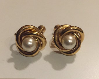 Napier Pearl and Gold Tone Screw Back Earrings