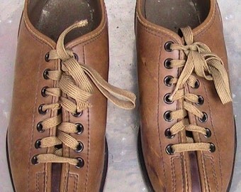 VINTAGE BRUNSWICK BOWLING Shoes