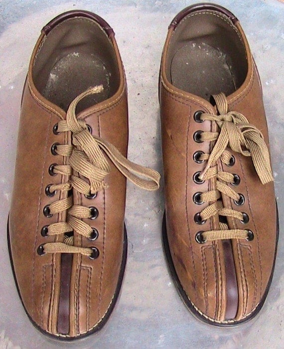 Items similar to VINTAGE BRUNSWICK BOWLING Shoes on Etsy