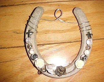 Western Decor Floral beaded 'Lucky' horse shoe