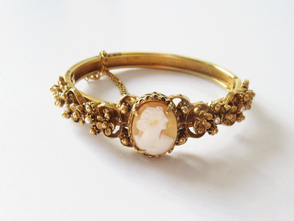 Florenza Cameo Bangle Bracelet Vintage Florenza Cameo Bracelet