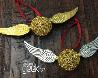 Harry Potter Christmas Ornament | Golden Snitch | Golden Snitch Christmas | Harry Potter Gift | HP snitch | Hogwarts Ornament | Gryffindor