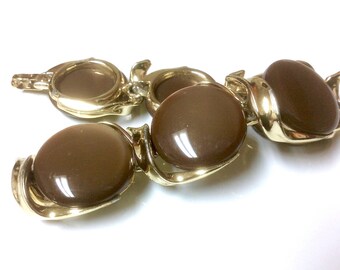 Vintage Signed Lisner Thermoset Bracelet Brown Rounds Links Gold Tone Metal