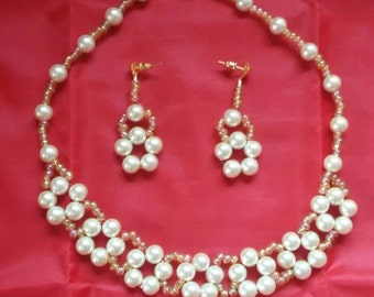 Items similar to Colorful Flower & Pearl Necklace Set on Etsy