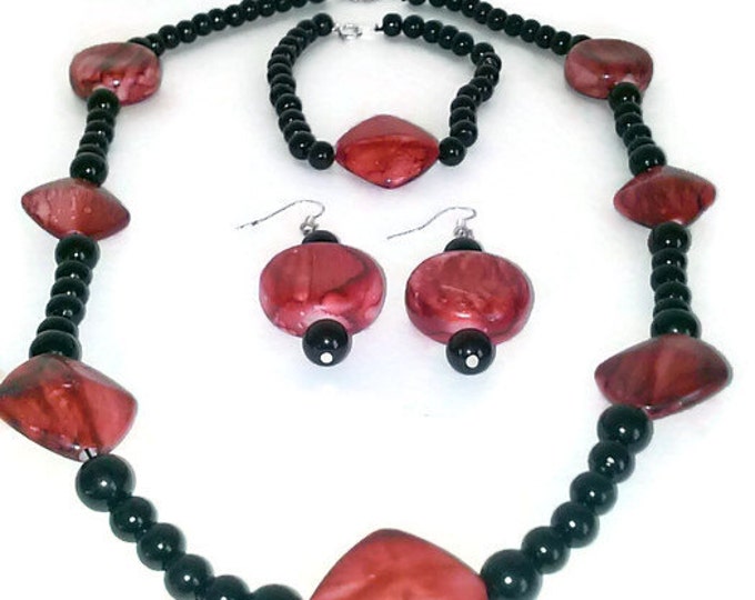 Red Marble Beaded Necklace Set, Black Glass Beads, Red and Black, Statement Piece, Gift For Her, Square Marble Fun,Classic Style,Hip,Bold.