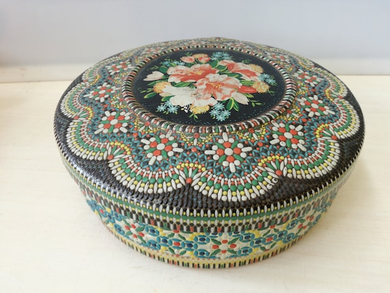 Vintage grandma cookie tin