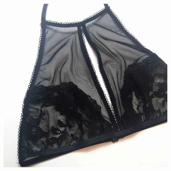 For out 50 hem cut 0 black elastic bralet queen