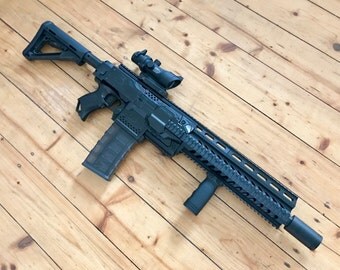 NEW* Custom Nerf Stryfe ArmaLite AR15 Deadshot Suicide Squad styling + Voltage Mod !