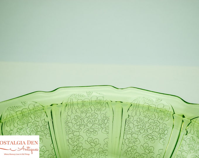 Green Depression Glass Fruit Bowl | Jeanette Glass Co | Cherry Blossom Pattern