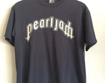 1990s PEARL JAM Distressed Vintage T Shirt // Size Large