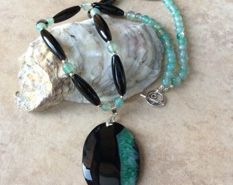Gemstone beaded necklace, agate necklace, black onyx necklace, pendant necklace, beaded pendant necklace, black necklace, green necklace