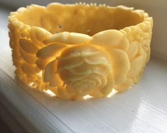 Vintage 40s Ivory Carved Celluloid Roses and Daisies Bangle Bracelet