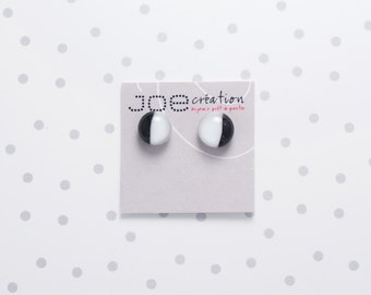 Petites boucles d'oreilles rondes en verre fusionné et acier inoxydable gris, noir et blanc