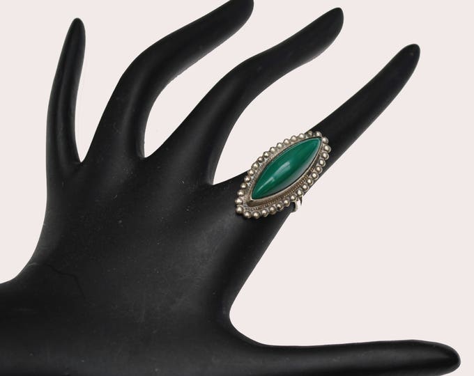 Carved Green Onyx ring - size 5 - Signed Silver Mexico