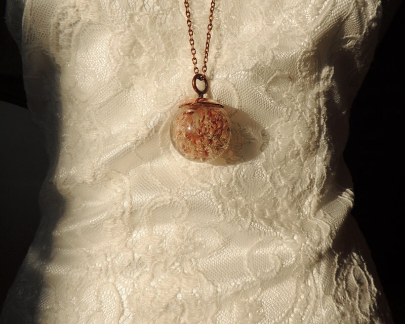 garlic necklace. Amazing colour. Resin sphere. Real flowers.