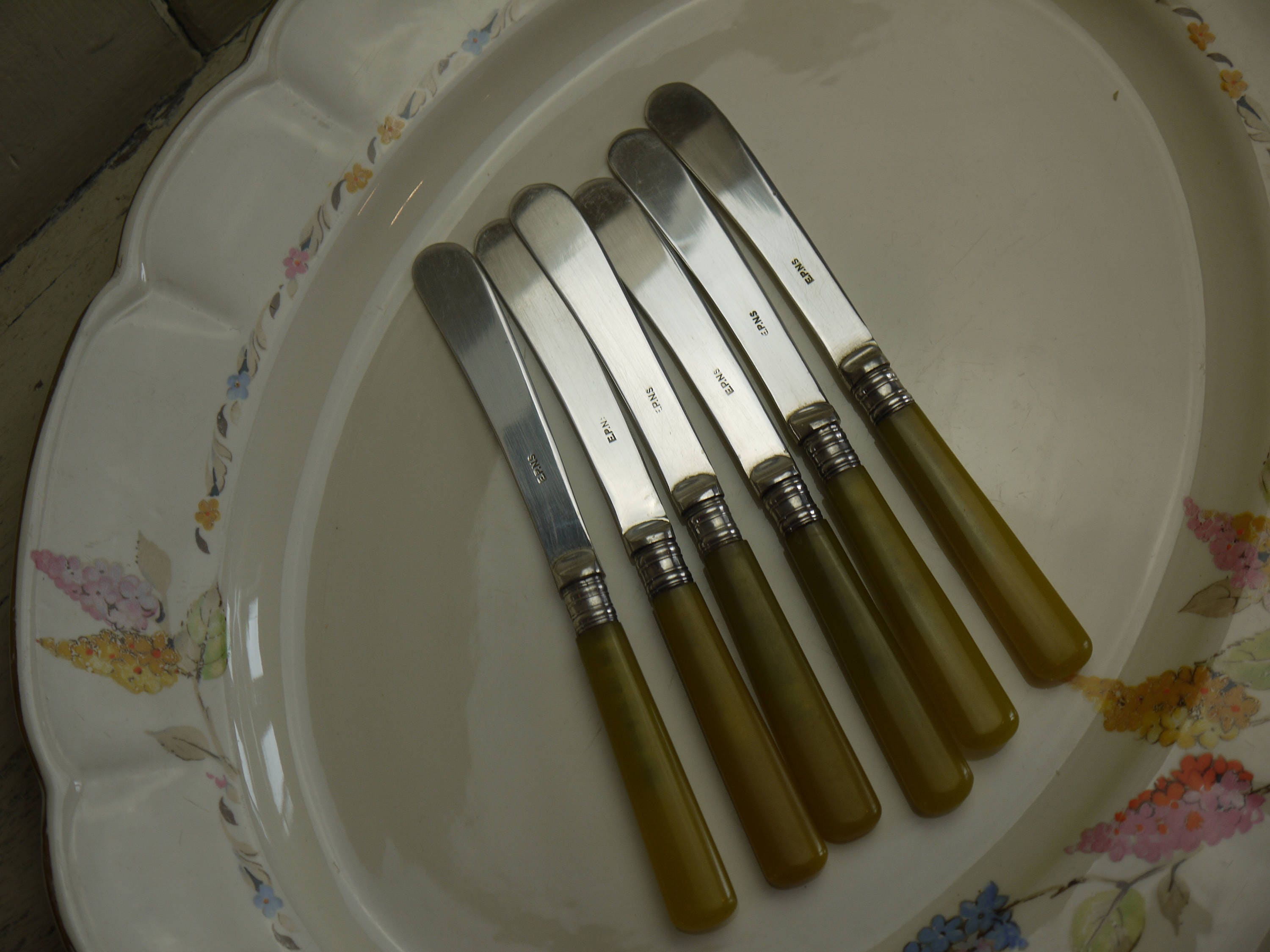 Set of 6 Vintage Butter Knives Silverplated