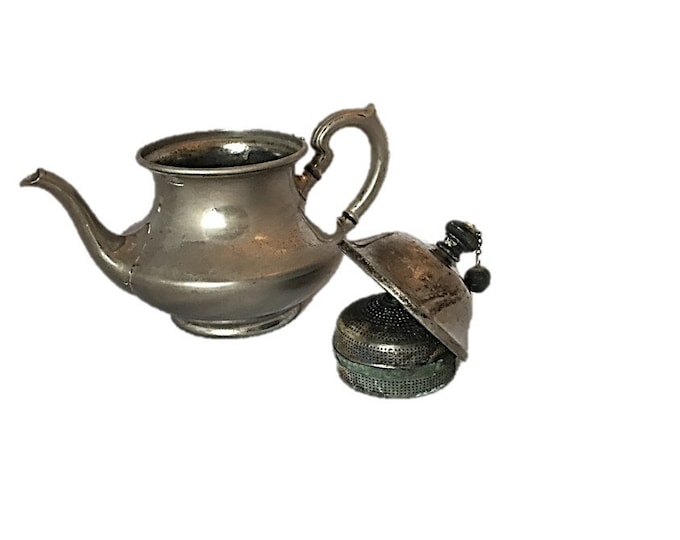 Antique Teapot | Landers Frary and Clark | Universal Tea Ball Tea Pot | Built|In Infuser