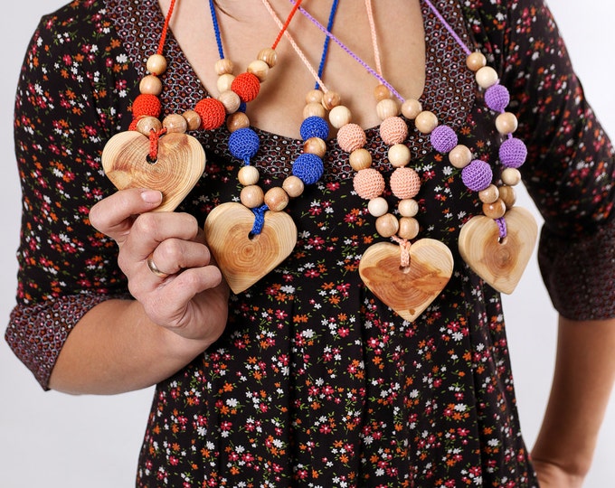 Necklace for feeding, nursing necklace, necklace with teethers, teether organic, natural toys, wooden teether,choice of colors,juniper heart