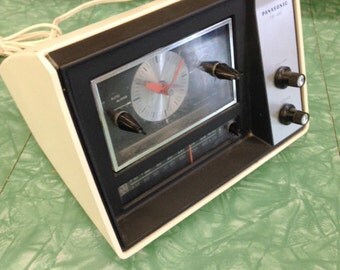 Vintage Panasonic White Wedge Clock Radio Model RC-6121