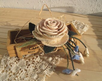 Rose flower brooch Flower pin Felted brooch Rose flower pin Felted flower brooch Beige brooch Beige pin Felted wool brooch Wool flower pin