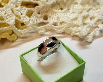18.6 mm ring Silver 925 - mother of Pearl and Onyx deposits SR677
