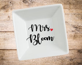 Personalized Ring Dish- Ring Dish- Bridal shower gift- Wedding Gift- Engagement Gift- Jewelry Holder- Personalized Gift- Bride to Be Gift