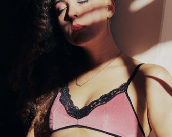 Bra triangle of velvet pink