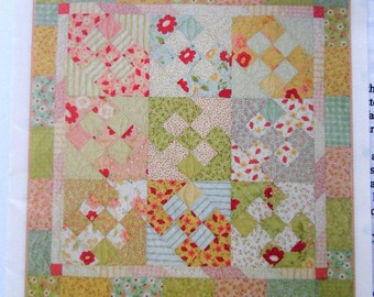 Clover Schnibbles quilt pattern by Miss Rosie's Quilt