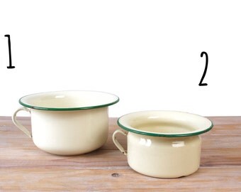 Enamel chamber pot, beige and green enameled steel chamber pot, french vintage enamel pot, enamel planter flowerpot, garden bathroom pot