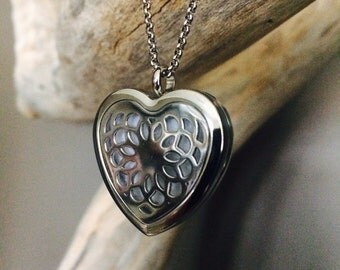 Aromatherapy Necklace, Essential Oil Necklace, Essential Oil Diffuser Necklace, Scent Locket Scent Diffuser, Healing Necklace 'Heart'