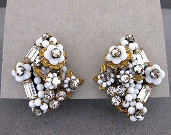 Vintage Robert White Glass Flower Seed Bead And Rhinestone Clip Back Earrings
