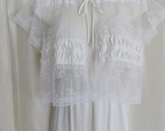 Vintage womens lingerie, 70s pegnoir set, white lace bridal honeymoon nightgown set, wedding shower gift
