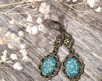 Real Flower jewelry, teal earrings, Antiqued bronze, vintage inspired, dangle earrings with pressed flower, botanical earrings, cool gift