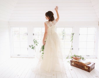1950's Lace Vintage Wedding Dress | Modern | Hipster | Timeless | Bride